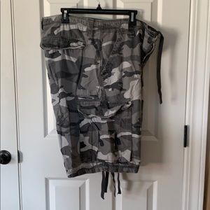 Men’s Grey Cargo Shorts Sz 40